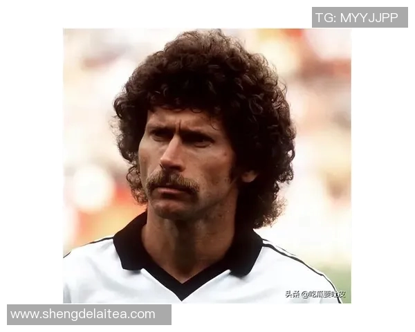 足球场上的爆炸头明星是谁他的独特风格与球技引人瞩目